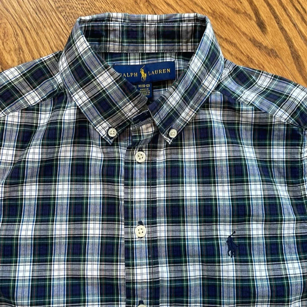 Boy’s Ralph Lauren Button Up/Button Down Shirt. Size Medium 10-12. Like New.
